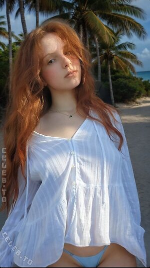 RuivaIsabell Nude Leaked Photo #9