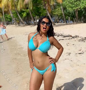 Salma Hayek Nude Leaked Photo #23