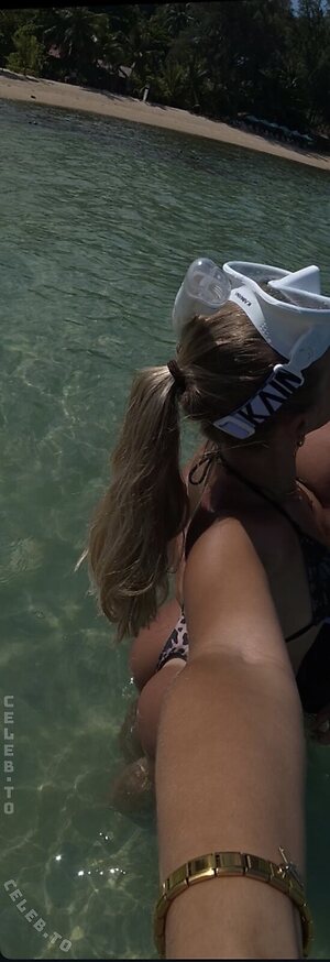Sambuttdifferent Nude Leaked Photo #12