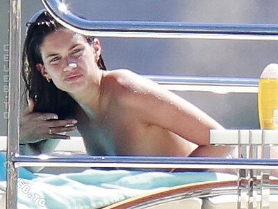 Sara Sampaio Nude Leaked Photo #56
