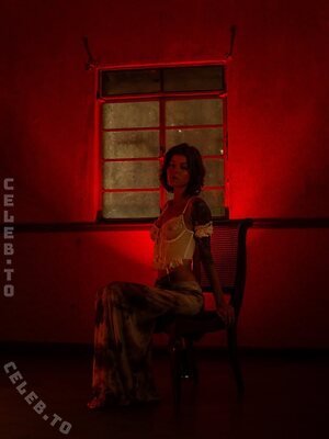 Sara Velez Nude Leaked Photo #11