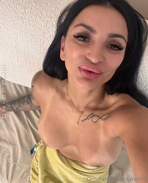 Sarah99 Nude Leaked Photo #9