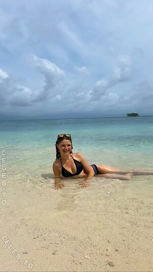sarah_marie.m Sarah Marie Nude Leaked Photo #9