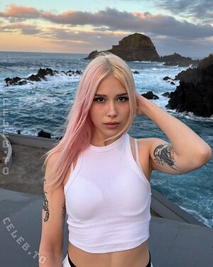 Sarahtoninx9_ Nude Leaked Photo #39