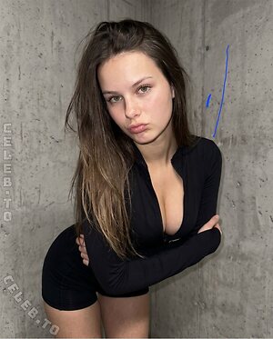 Saraklein Nude Leaked Photo #17