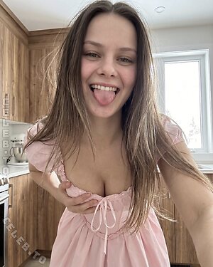 Saraklein Nude Leaked Photo #59
