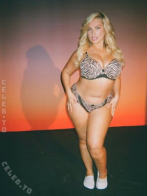 Sarina Nowak photo