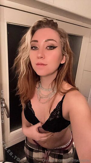 Satiella Nude Leaked Photo #91