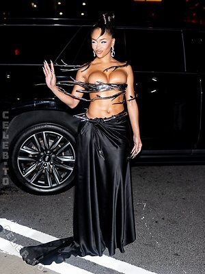 Saweetie Nude Leaked Photo #16