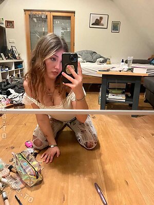 SecretViolaa Nude Leaked Photo #10