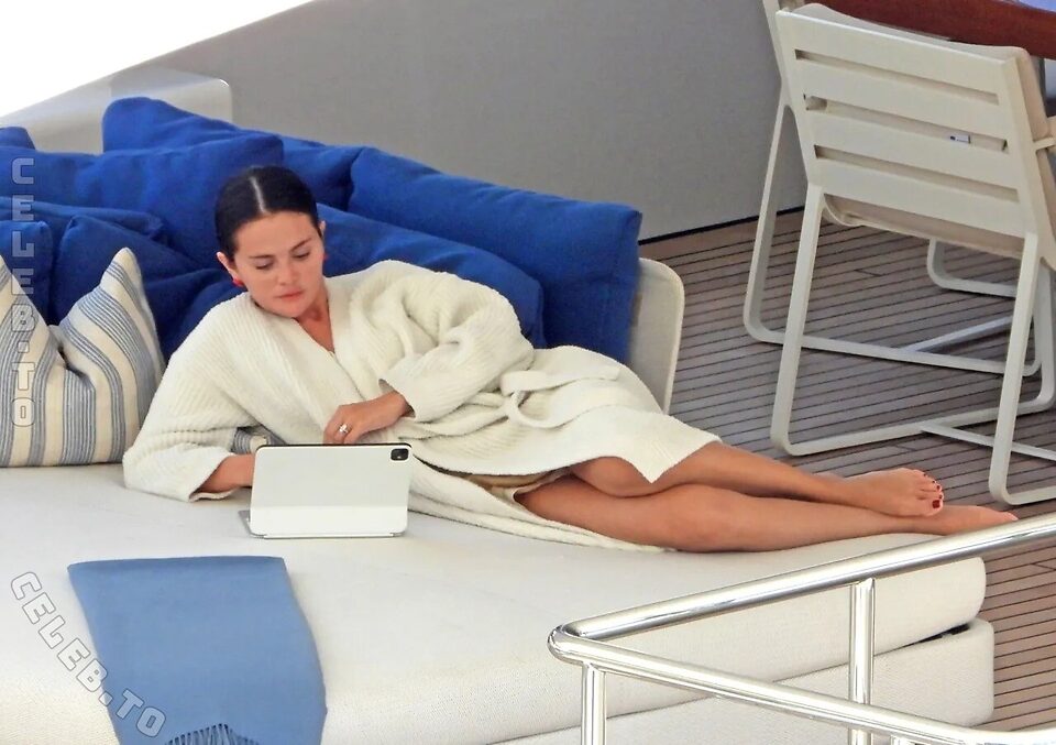 Selena Gomez Nude Leaked Photos