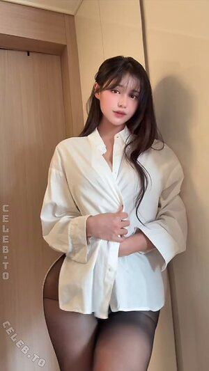Seo Ahn Nude Photos