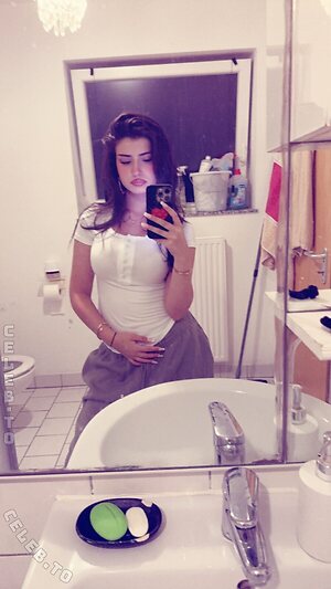shaaliax Nude Leaked Photo #6