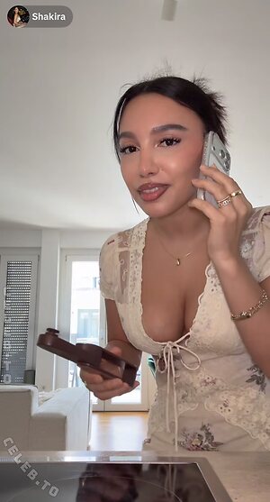 shakiravv Nude Leaked Photo #49
