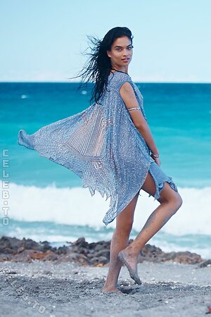 Shanina Shaik photo