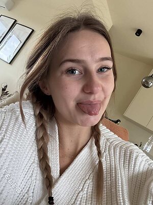 Shelley Thessyna photo