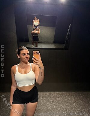 Sinayourfav Nude Leaked Photo #86