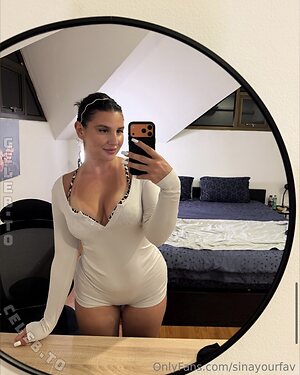 Sinayourfav Nude Leaked Photo #87
