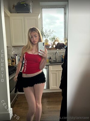 Skylar Rae photo