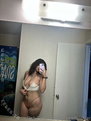 Solanaxoescobar Nude Leaked Photo #2