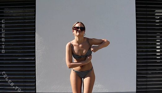 Sophie Breuer Nude Leaked Photo #36