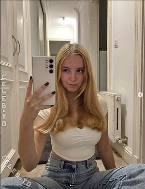 sophie forster Nude Leaked Photo #4