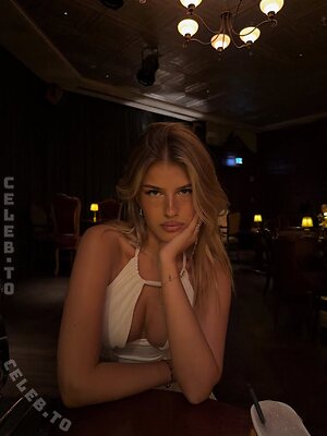 Sophie Schnur More Nude Photos
