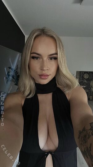 Sophie.a.s Nude Leaked Photo #15