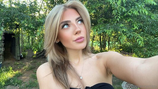 spicyylizzy Nude Leaked Photo #4