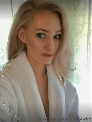 SportyWife Nude Leaked Photo #48