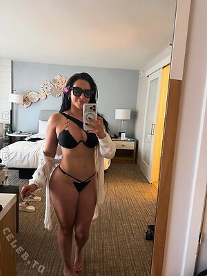Stephanie Vaquer Nude Leaked Photo #26