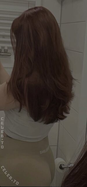 S_xfie13 Nude Photos
