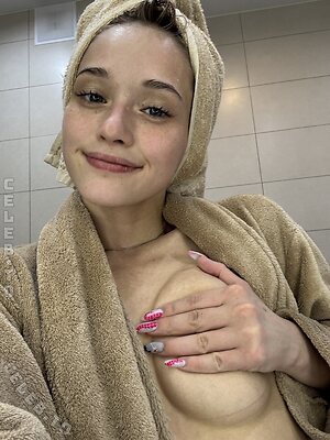 taitehambelton Nude Leaked Photo #15