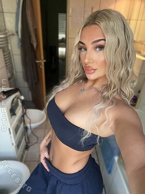 Tara Elaine photo
