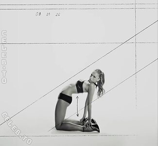 Tate McRae photo