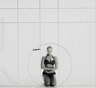 Tate McRae photo