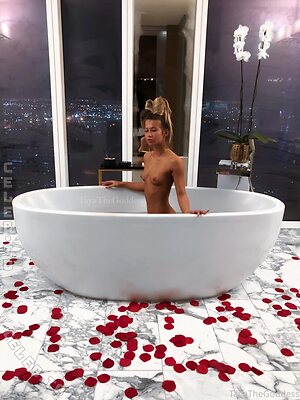 TayaTheGoddess photo