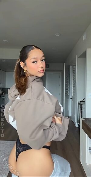 themikkiangel Nude Leaked Photo #4
