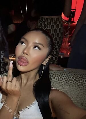 Tiara.truong Nude Leaked Photo #102