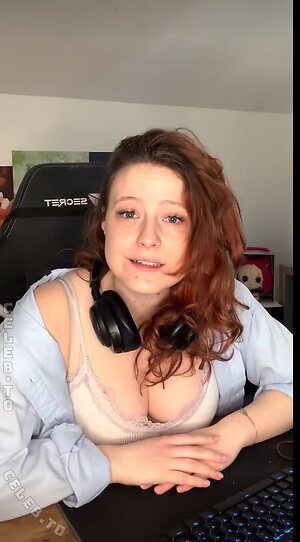 Twostonelol Nude Leaked Photo #30