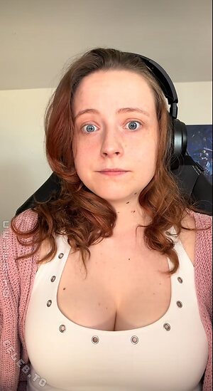 Twostonelol Nude Leaked Photo #31