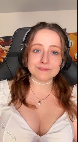 Twostonelol Nude Leaked Photo #37