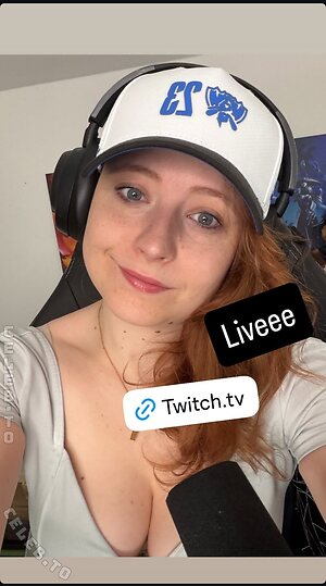Twostonelol Nude Leaked Photo #38