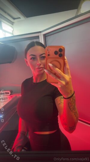 Vaja91 / vanessa_janine91