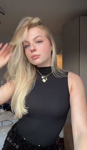Vallixpauline Nude Leaked Photo #49