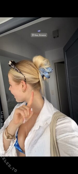 Vallixpauline Nude Leaked Photo #98