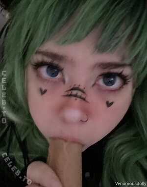 Venomous_dolly photo