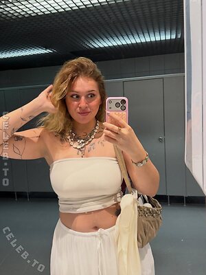 Viky kid Nude Leaked Photo #55