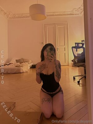 Vylerria Nude Leaked Photo #94