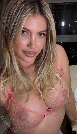 Wanda Nara Nude Leaked Photo #33